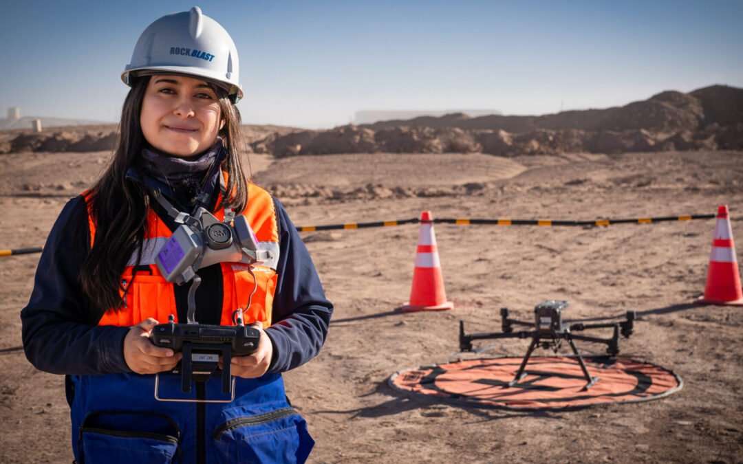 Valentina Mardones: la primera piloto de drones de Centinela