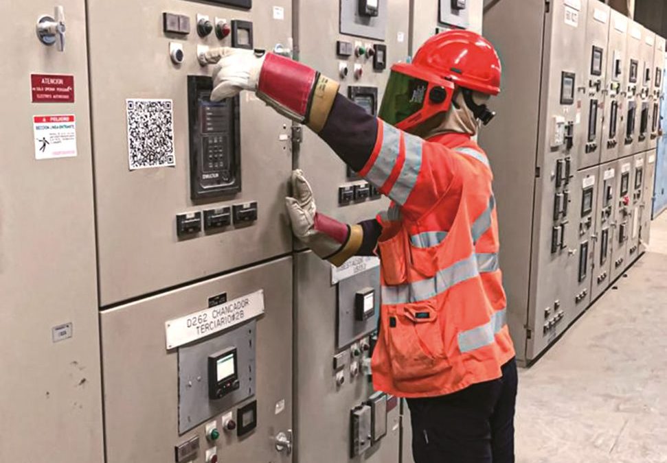 Innovador sistema permite hacer pruebas en salas eléctricas de forma más segura