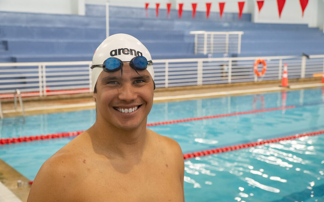 Antofagasta Minerals apoya a joven que persigue la Triple Corona de Aguas Abiertas