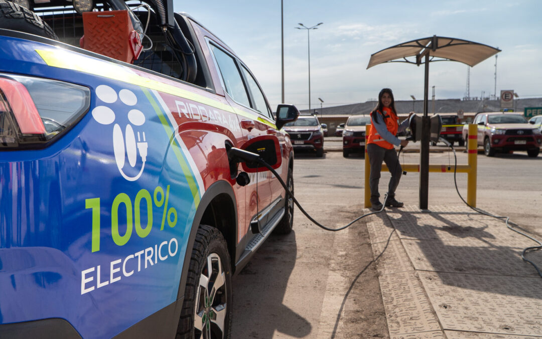 Comienza nuevo pilotaje con camioneta eléctrica 4×4 marca Riddara