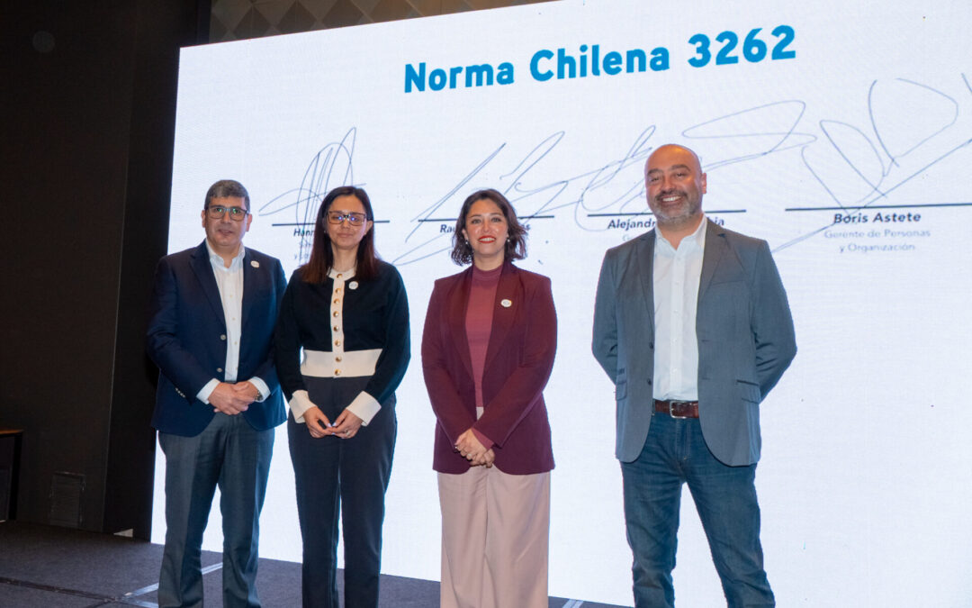 Minera Centinela firmó compromiso por la Norma Chilena 3262