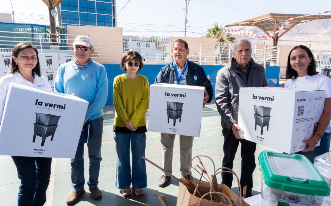 Programa “Barrio Circular” entregó 150 vermicomposteras a vecinos del sector Coviefi