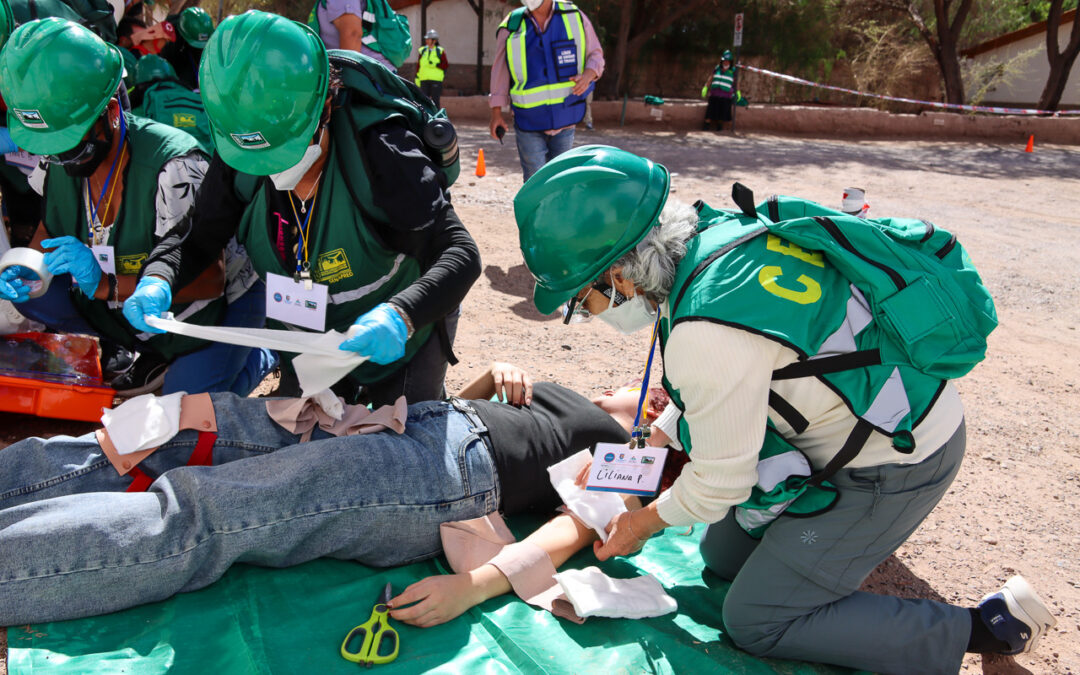 Vecinos de Michilla, Hornitos y Mejillones fortalecen su preparación ante emergencias
